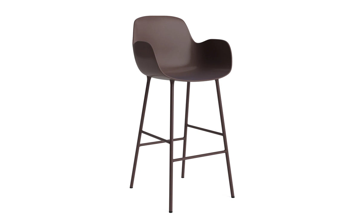 Form Barstuhl mit Armlehne 75 cm Stahl/Braun in Braun präsentiert im Onlineshop von KAQTU Design AG. Barstuhl ist von Normann Copenhagen