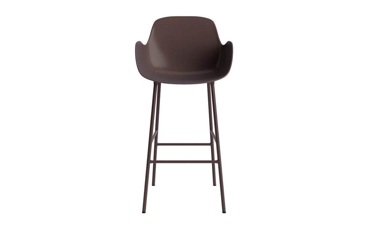 Form Barstuhl mit Armlehne 75 cm Stahl/Braun in Braun präsentiert im Onlineshop von KAQTU Design AG. Barstuhl ist von Normann Copenhagen