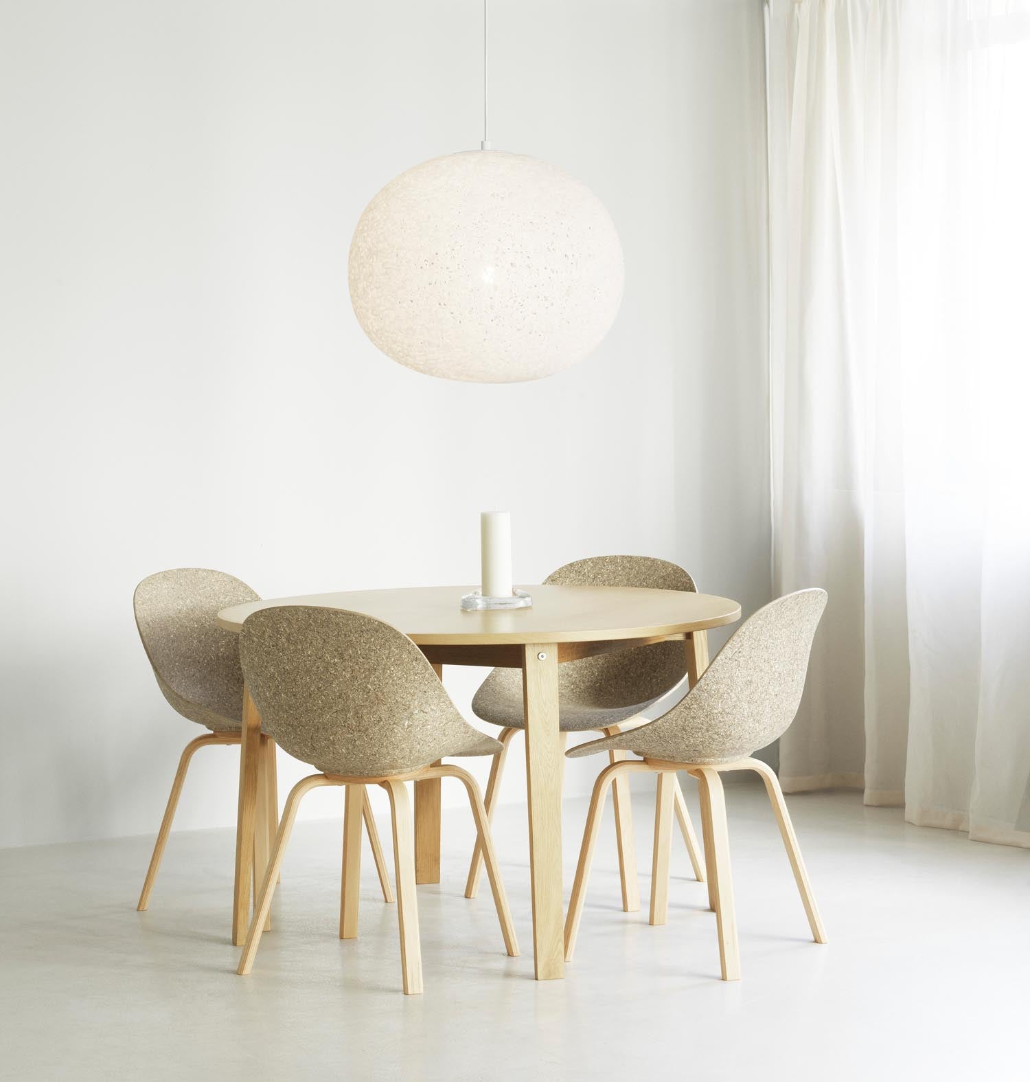 Mat Stuhl Buchenholz in  präsentiert im Onlineshop von KAQTU Design AG. Stuhl ist von Normann Copenhagen