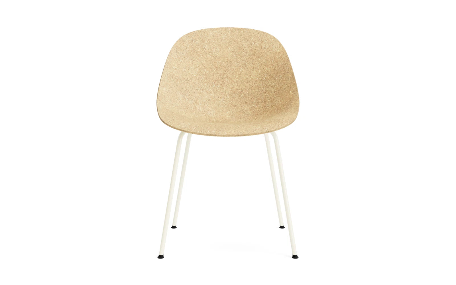 Erleben Sie den Mat Stuhl in Creme von Normann Copenhagen – ein stilvolles, umweltfreundliches Möbelstück aus innovativen Hanf- und Stahlmaterialien.