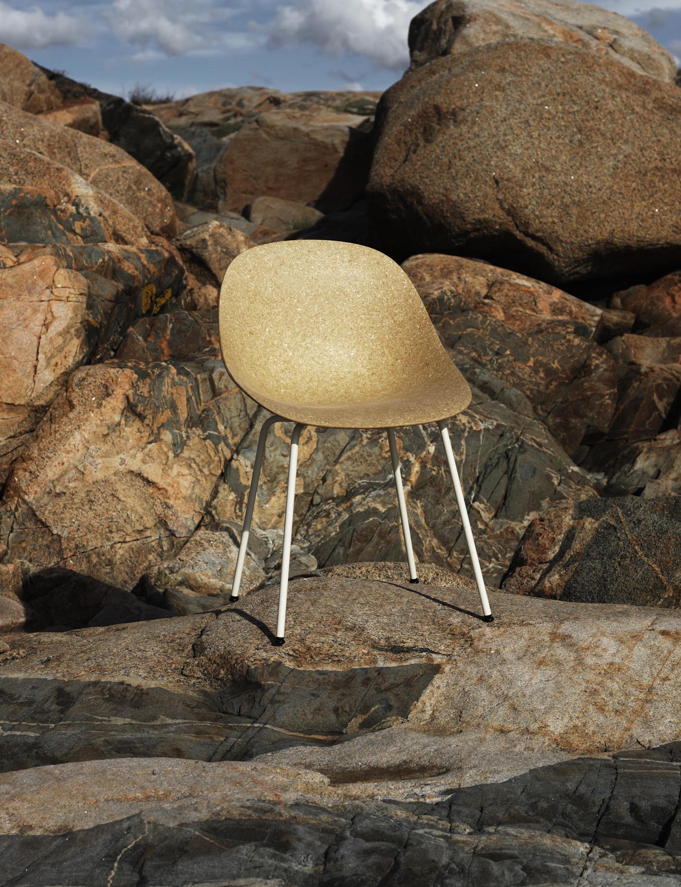 Mat Stuhl Creme stahl Seegras in  präsentiert im Onlineshop von KAQTU Design AG. Stuhl ist von Normann Copenhagen