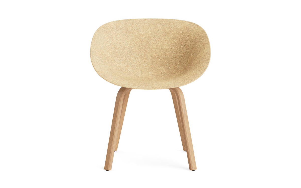 Mat Lehnstuhl Buchenholz in Hanffasern präsentiert im Onlineshop von KAQTU Design AG. Stuhl mit Armlehne ist von Normann Copenhagen