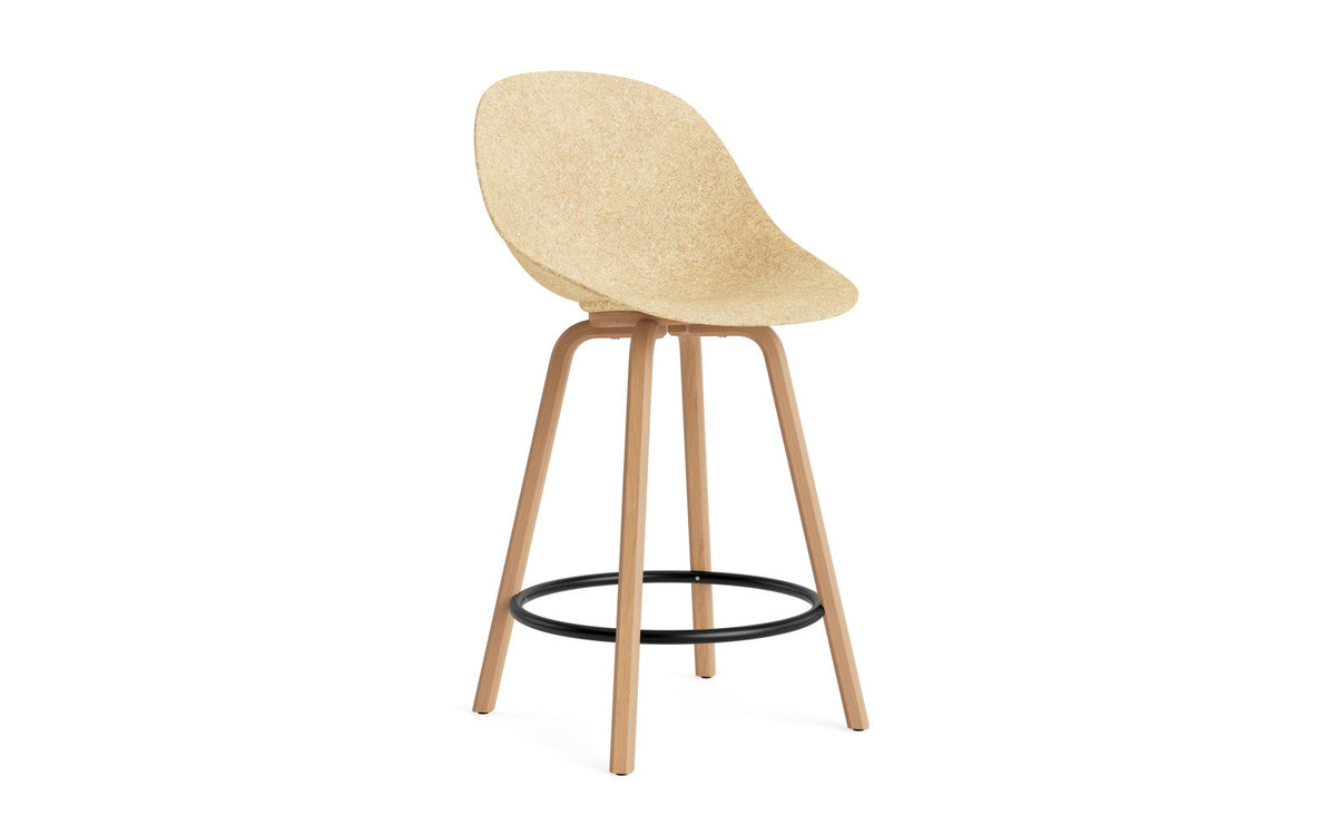 Mat Barstuhl 65 cm Buchenholz/schwarz in Hanffasern präsentiert im Onlineshop von KAQTU Design AG. Barstuhl ist von Normann Copenhagen
