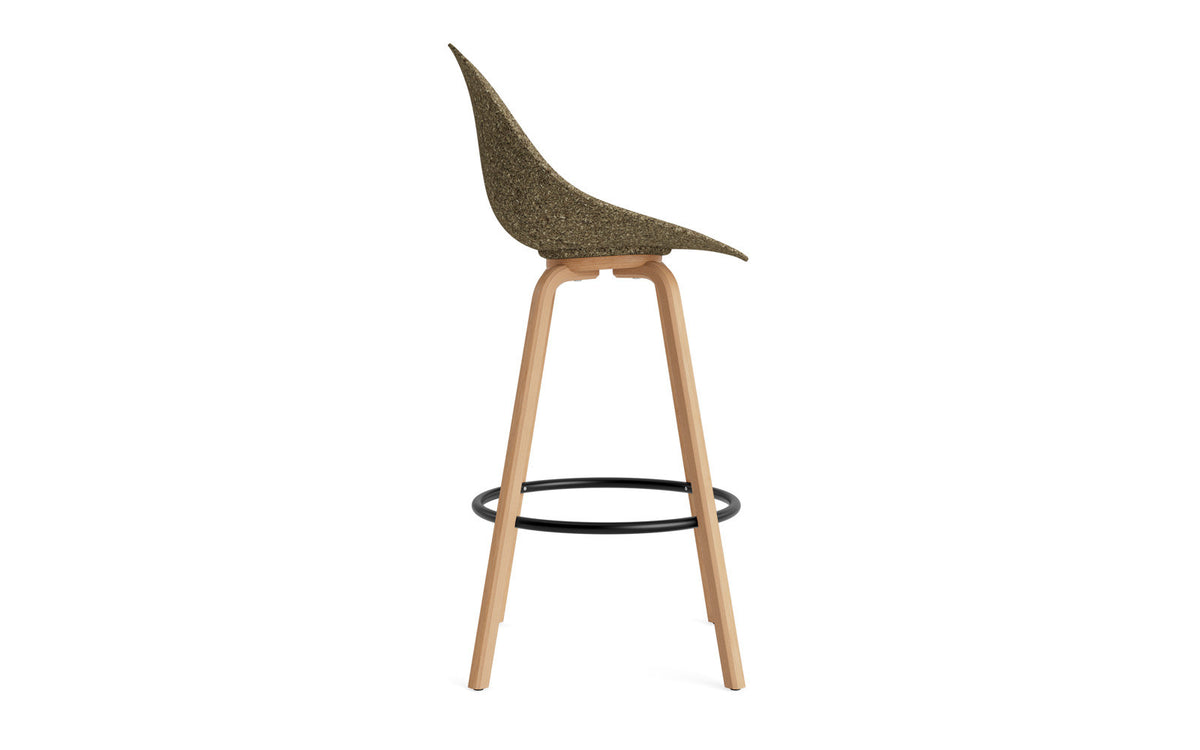 Mat Barstuhl 75 cm Buchenholz/schwarz in Seegras präsentiert im Onlineshop von KAQTU Design AG. Barstuhl ist von Normann Copenhagen