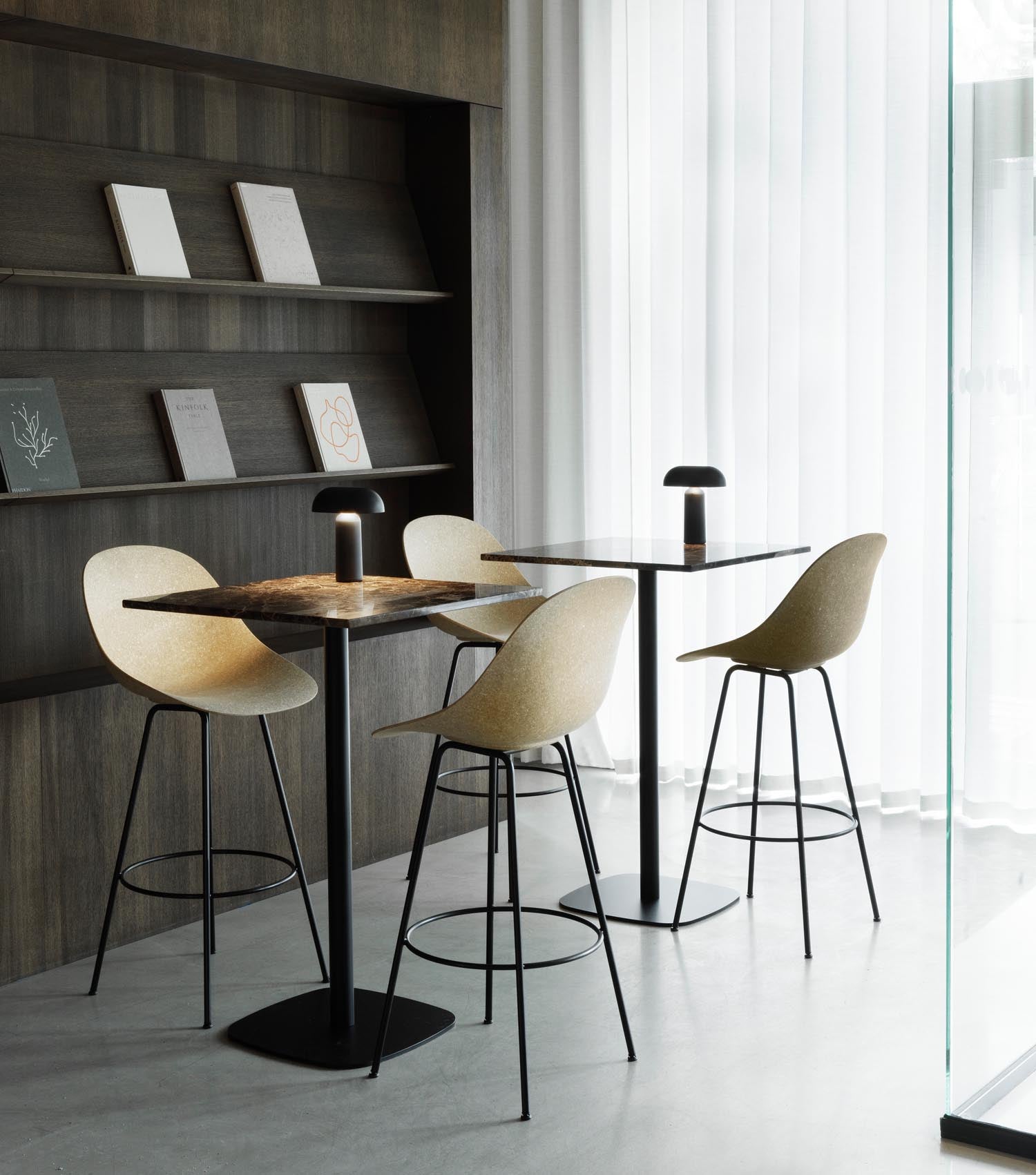Mat Barstuhl 75 cm Creme stahl Hanf in  präsentiert im Onlineshop von KAQTU Design AG. Barstuhl ist von Normann Copenhagen