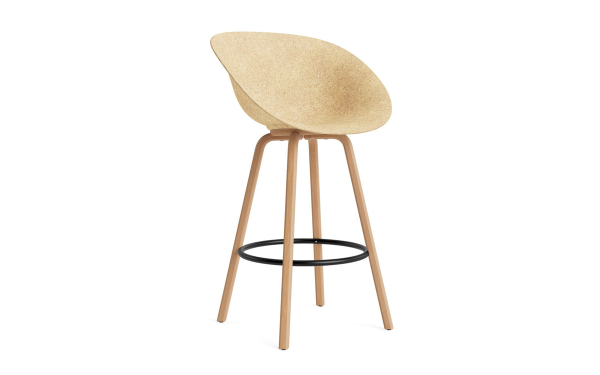 Mat Barstuhl 75 cm Buchenholz/schwarz in Hanffasern präsentiert im Onlineshop von KAQTU Design AG. Barstuhl ist von Normann Copenhagen