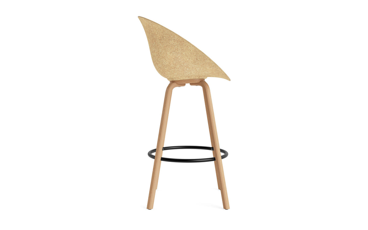 Mat Barstuhl 75 cm Buchenholz/schwarz in Hanffasern präsentiert im Onlineshop von KAQTU Design AG. Barstuhl ist von Normann Copenhagen