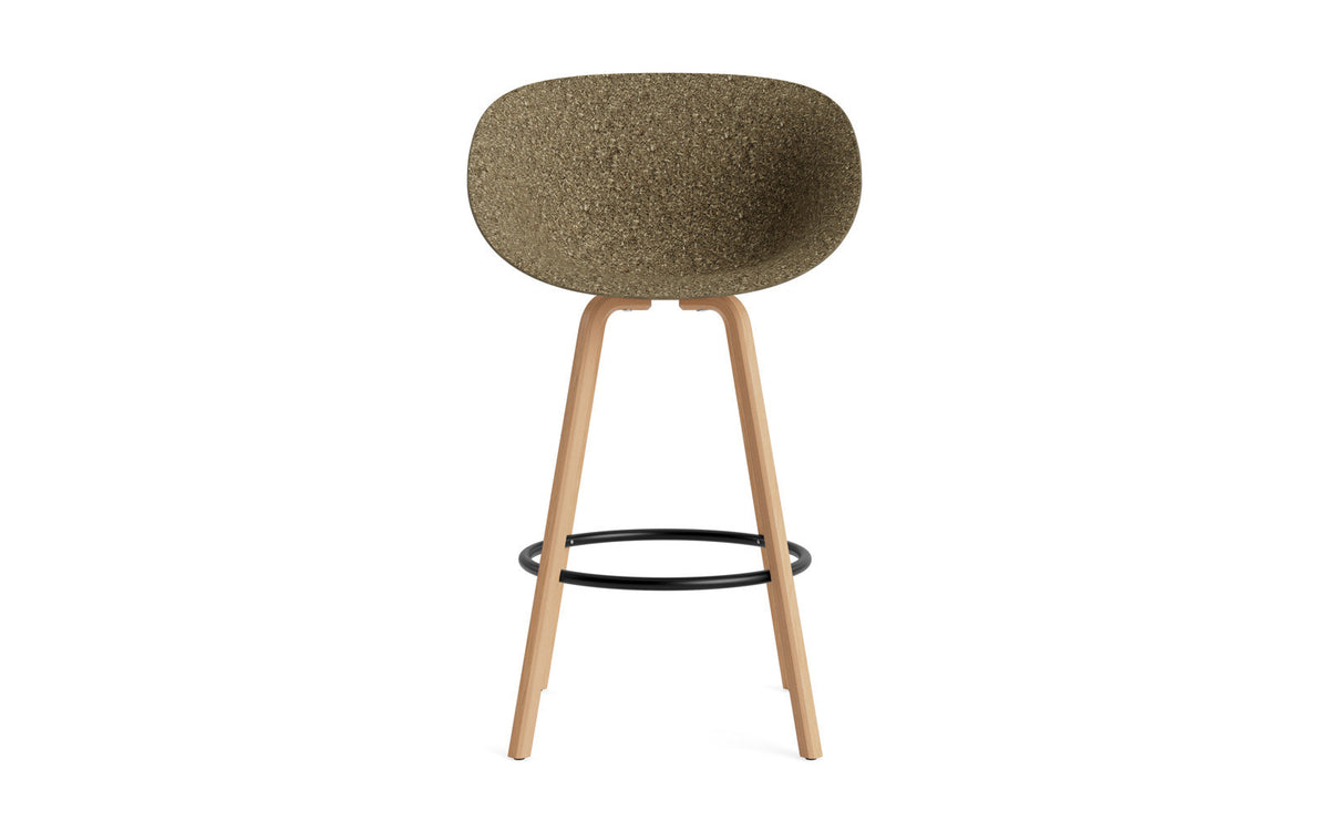 Mat Barstuhl 75 cm Buchenholz/schwarz in Seegras präsentiert im Onlineshop von KAQTU Design AG. Barstuhl ist von Normann Copenhagen