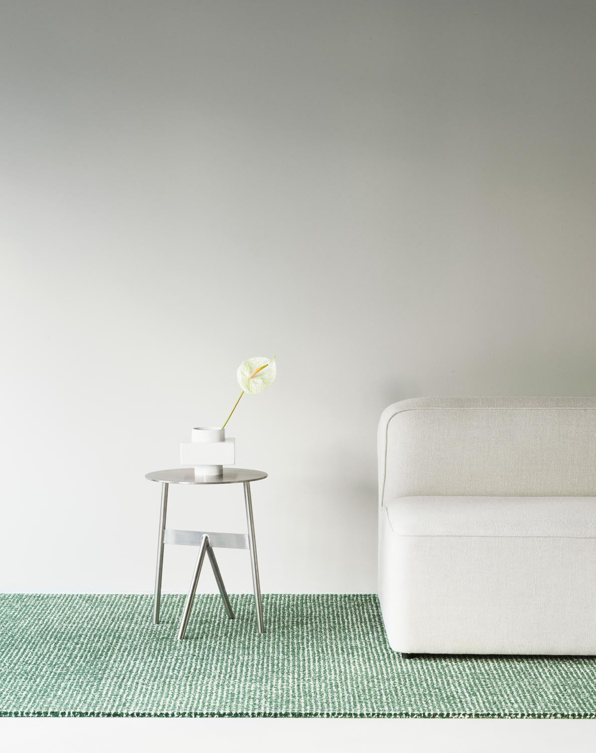 Handgetufteter Teppich Flick von Normann Copenhagen aus 100% Neuseeland Wolle in Off White und Braun, Grösse 170x240 cm.