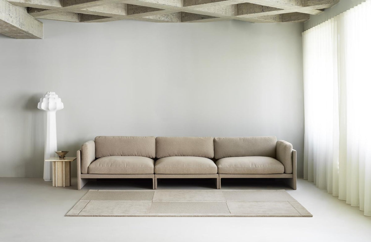 Level Teppich 250x350 cm in Warm Grey präsentiert im Onlineshop von KAQTU Design AG. Teppich ist von Normann Copenhagen