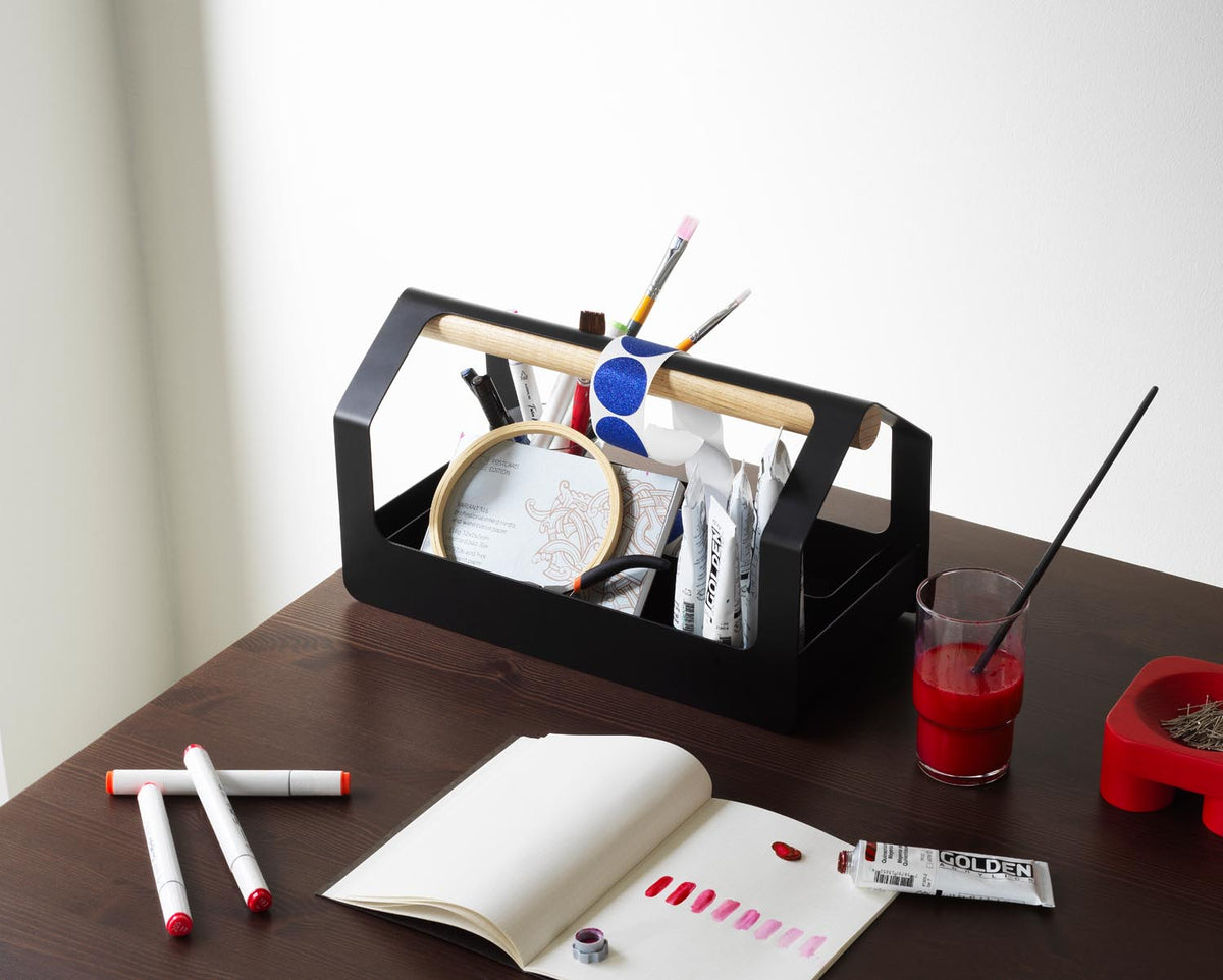 Haus Toolbox in Black präsentiert im Onlineshop von KAQTU Design AG. Büromaterial ist von Normann Copenhagen