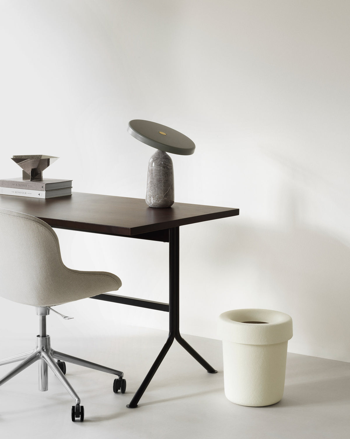 Hide Office Papierkorb in Cream präsentiert im Onlineshop von KAQTU Design AG. Papierkorb ist von Normann Copenhagen