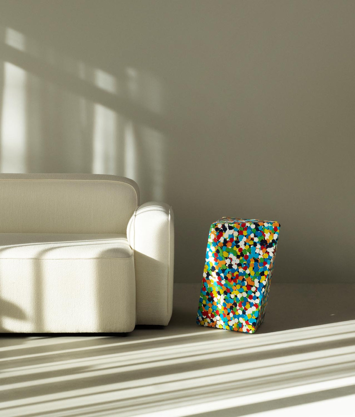 Delta Proust Side Table in Multi präsentiert im Onlineshop von KAQTU Design AG. Beistelltisch ist von Normann Copenhagen