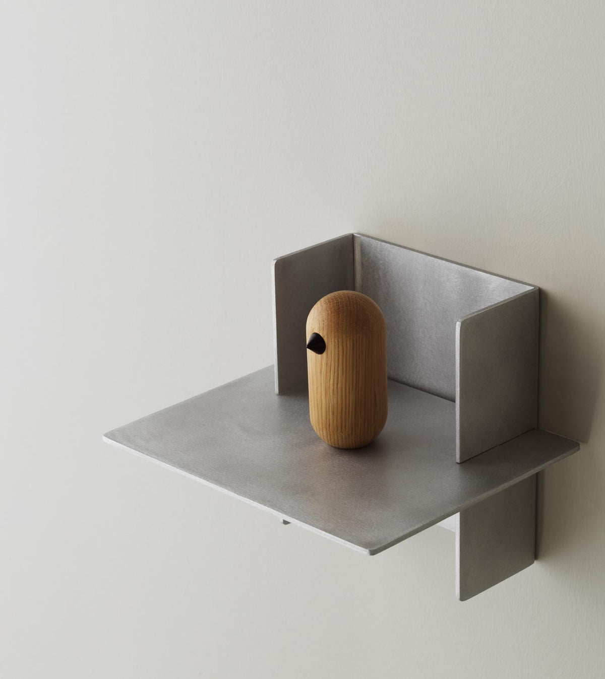 Alu Regal 25 cm in Aluminum präsentiert im Onlineshop von KAQTU Design AG. Wandregal ist von Normann Copenhagen