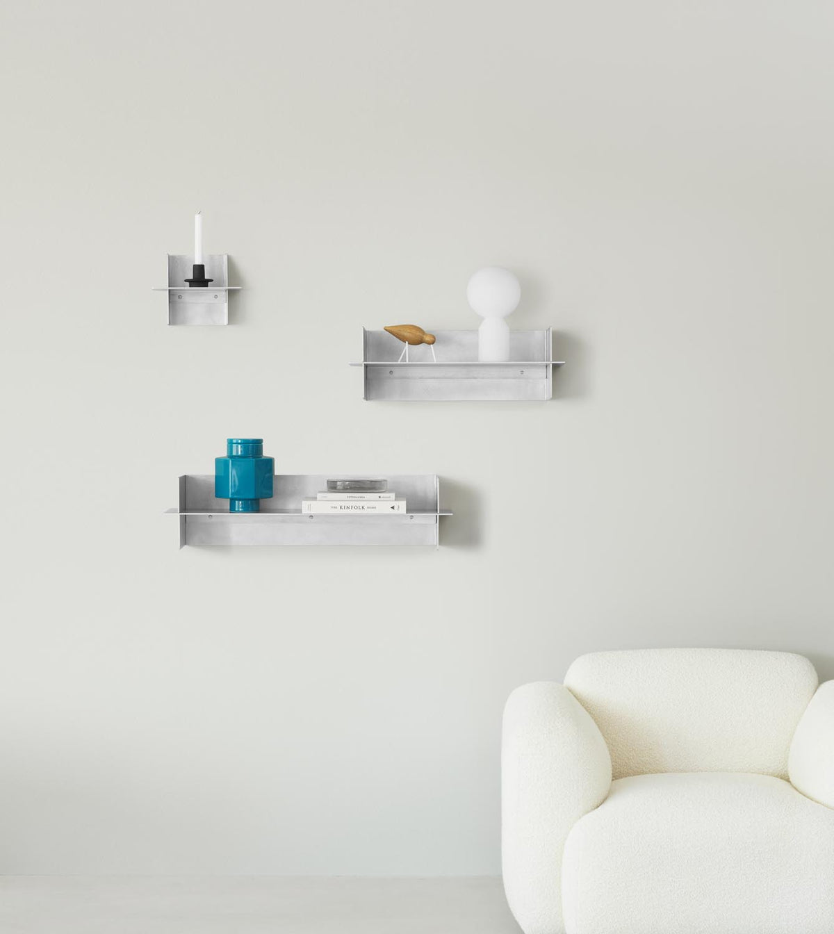 Alu Regal 80 cm in Aluminum präsentiert im Onlineshop von KAQTU Design AG. Wandregal ist von Normann Copenhagen