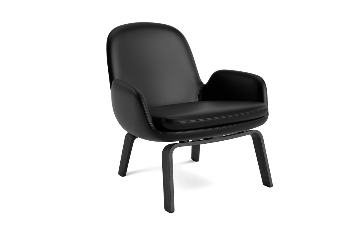 Era Lounge-Sessel niedrig schwarze Eiche Ultra in Ultra 41599 präsentiert im Onlineshop von KAQTU Design AG. Sessel ist von Normann Copenhagen