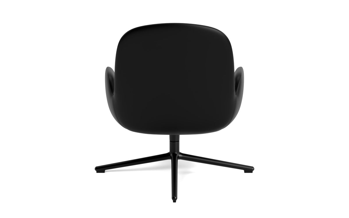 Era Lounge-Sessel niedrig mit Drehgestell  in Ultra Leder präsentiert im Onlineshop von KAQTU Design AG. Sessel ist von Normann Copenhagen