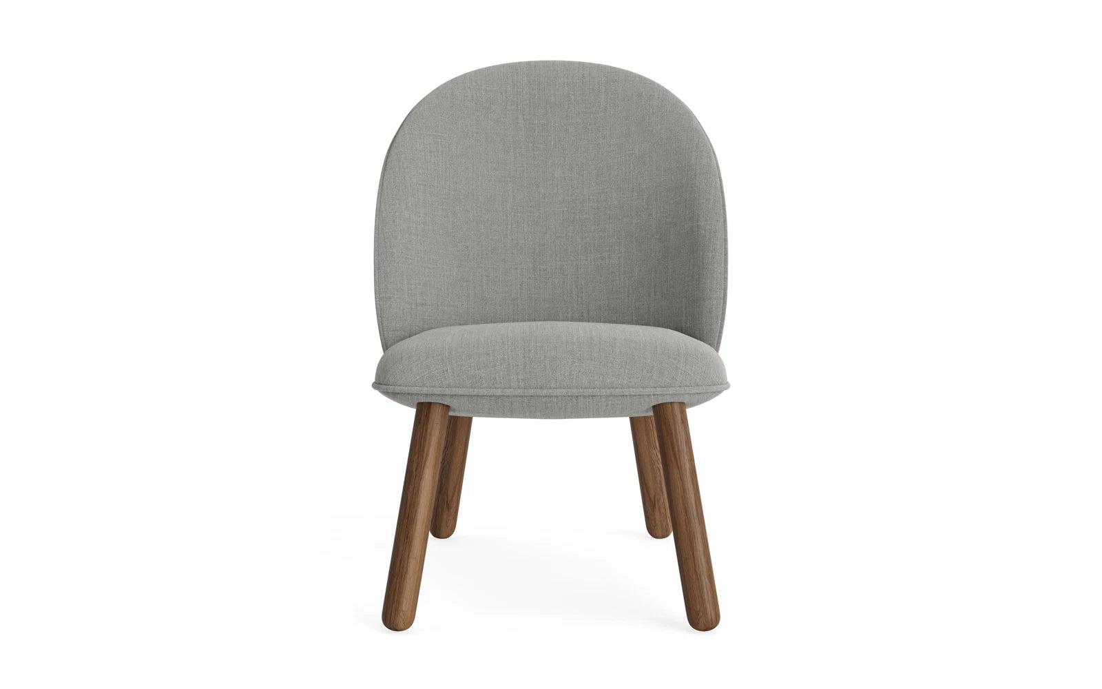 Erleben Sie den Ace Lounge-Sessel von Normann Copenhagen: Ein stilvolles Möbelstück aus gebeizter Eiche, das urbanen Komfort und skandinavische Eleganz bietet.