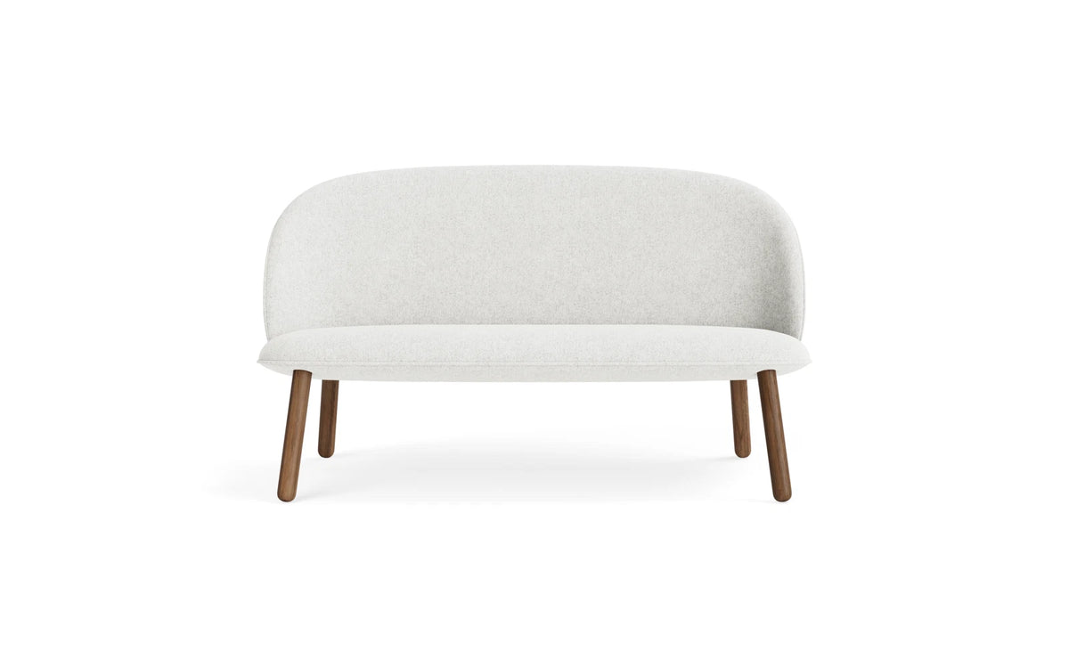 Ace Sofa Gebeizte Eiche Hallingdal in Hallingdal 110 präsentiert im Onlineshop von KAQTU Design AG. 2er Sofa ist von Normann Copenhagen