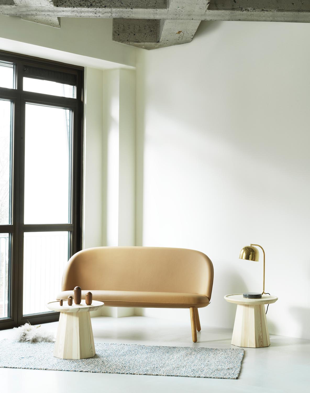 Ace Sofa schwarze Eiche Ultra in Ultra 41599 präsentiert im Onlineshop von KAQTU Design AG. 2er Sofa ist von Normann Copenhagen