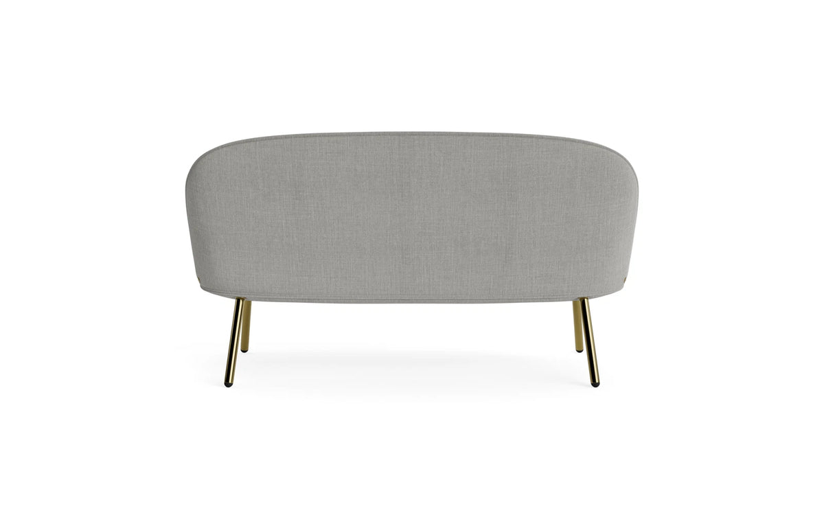 Ace Sofa Messing Remix in Remix 133 präsentiert im Onlineshop von KAQTU Design AG. 2er Sofa ist von Normann Copenhagen