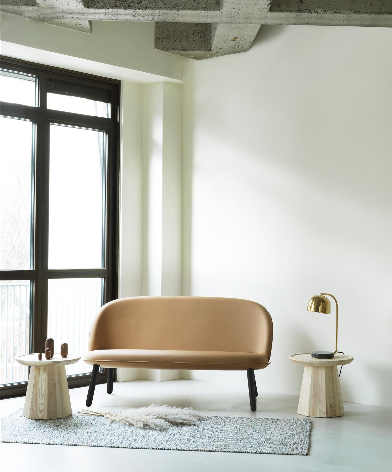 Ace Sofa schwarzes Metallic Stahl Remix in Remix 133 präsentiert im Onlineshop von KAQTU Design AG. 2er Sofa ist von Normann Copenhagen