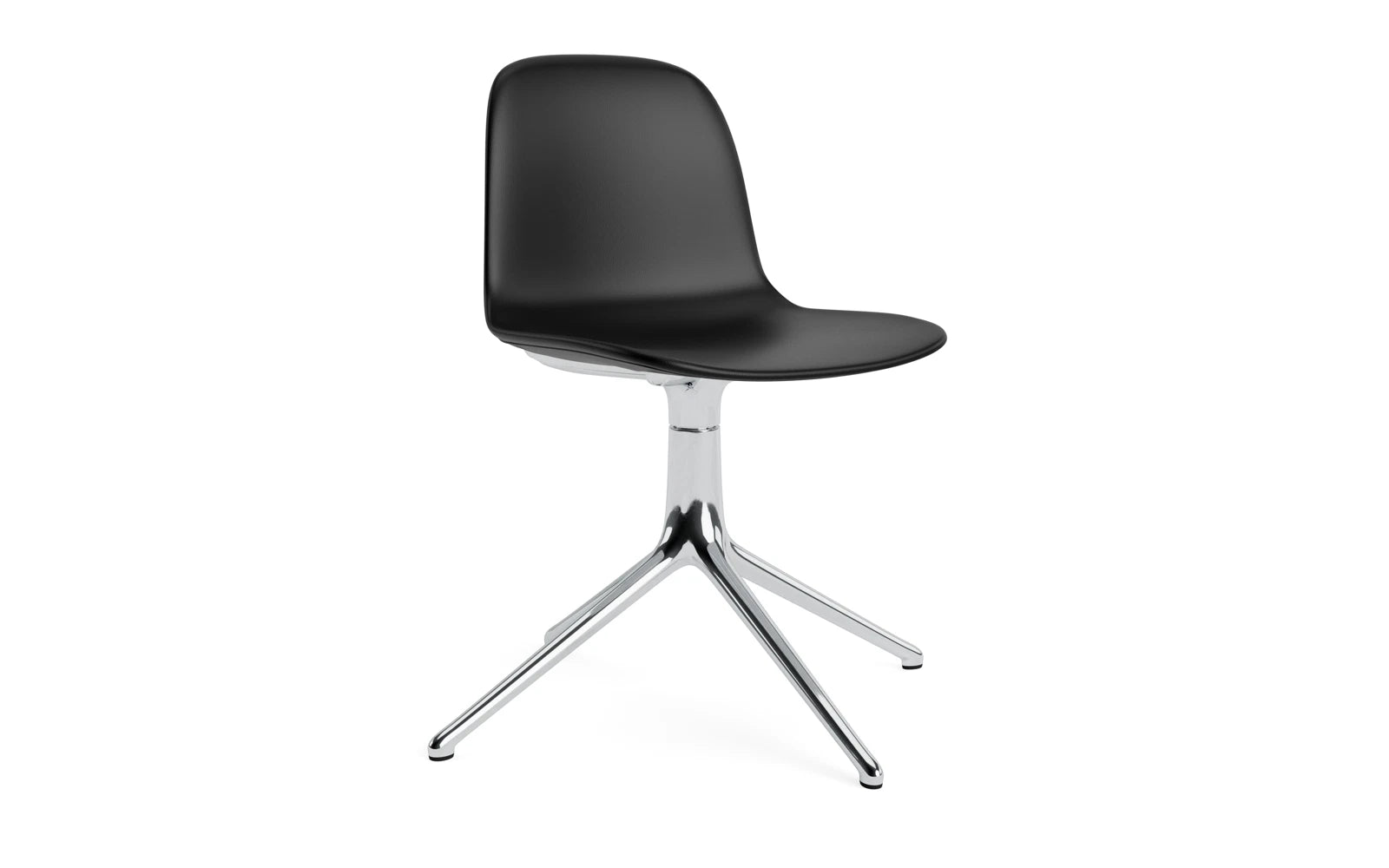Der Form Drehstuhl von Normann Copenhagen besticht durch sein elegantes Design und bietet über 40.000 Kombinationsmöglichkeiten.