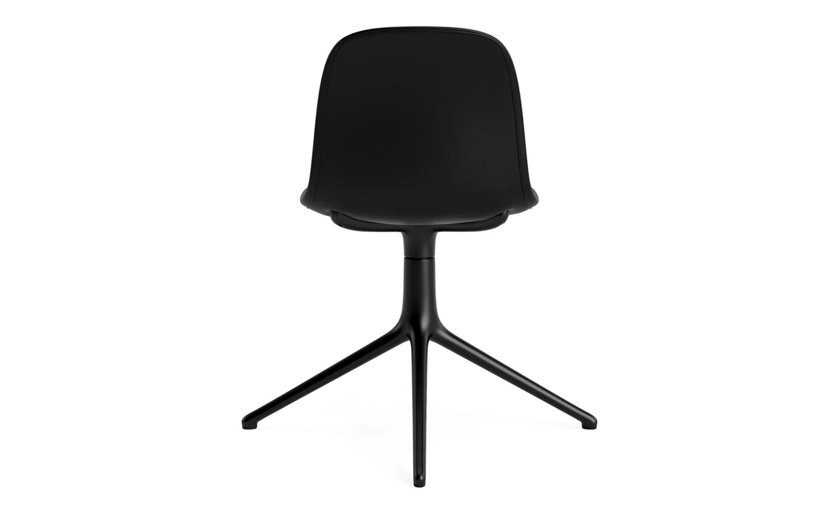 Form Drehstuhl 4L schwarzes Aluminium Vollpolster Ultra in Ultra 41599 präsentiert im Onlineshop von KAQTU Design AG. Drehstuhl ist von Normann Copenhagen