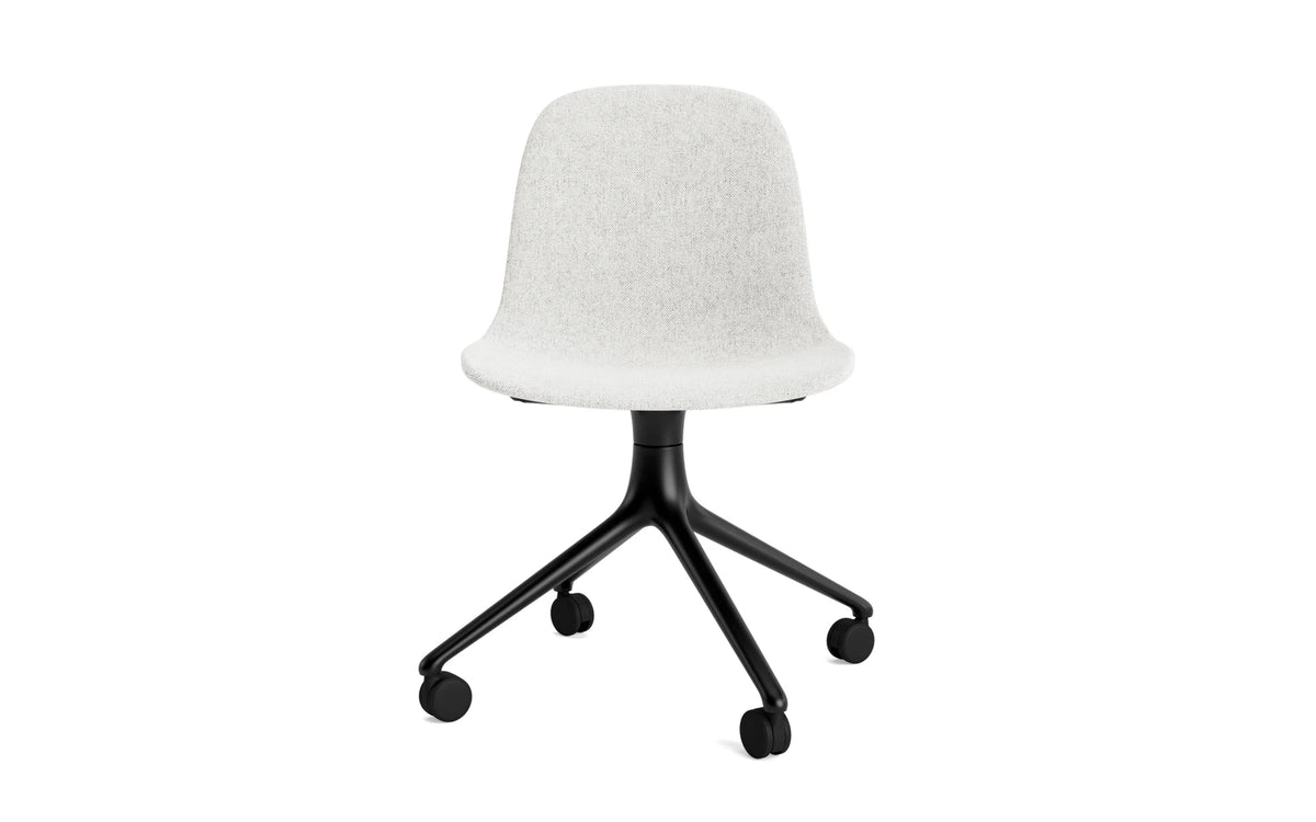 Form Drehstuhl 4W schwarzes Aluminium Vollpolster Hallingdal in Hallingdal 110 präsentiert im Onlineshop von KAQTU Design AG. Drehstuhl ist von Normann Copenhagen