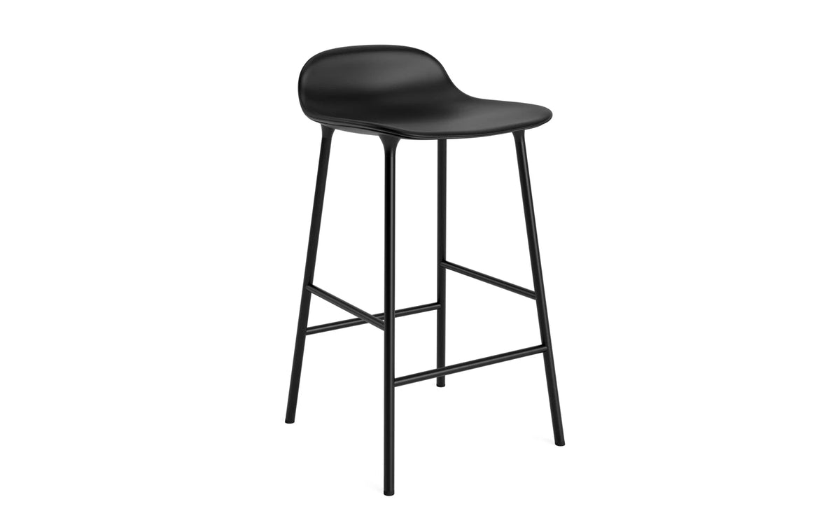 Form Barstuhl 65 cm gepolstert schwarz Stahl Ultra in Ultra 41599 präsentiert im Onlineshop von KAQTU Design AG. Barstuhl ist von Normann Copenhagen