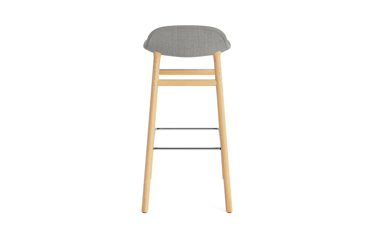 Form Barstuhl 75 cm gepolstert Eiche Remix in Remix 133 präsentiert im Onlineshop von KAQTU Design AG. Barstuhl ist von Normann Copenhagen