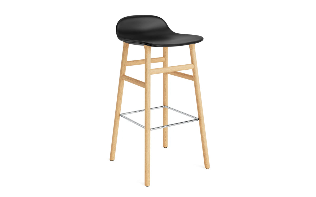 Form Barstuhl 75 cm gepolstert Eiche Ultra in Ultra 41599 präsentiert im Onlineshop von KAQTU Design AG. Barstuhl ist von Normann Copenhagen