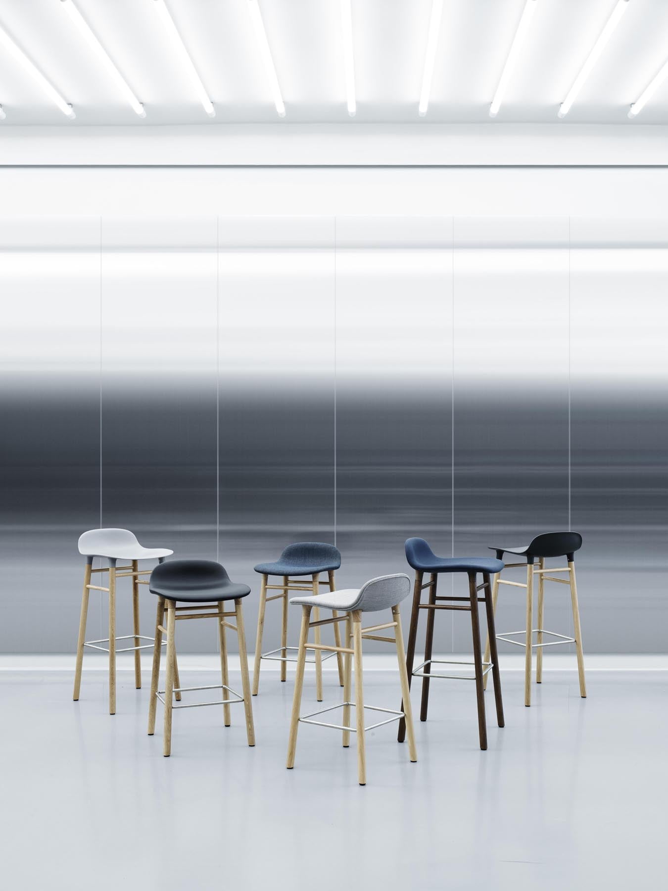 Form Barhocker 75 cm, gepolstert, von Normann Copenhagen, modern.