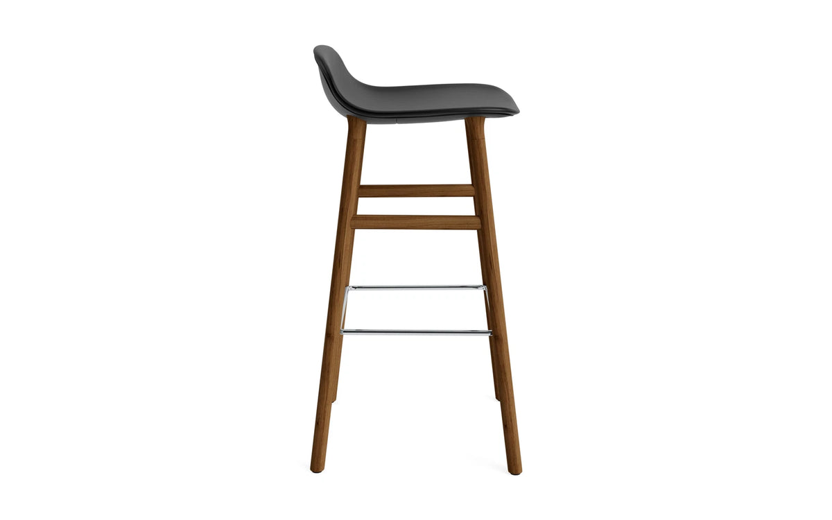 Form Barstuhl 75 cm gepolstert Walnuss Ultra in Ultra 41599 präsentiert im Onlineshop von KAQTU Design AG. Barstuhl ist von Normann Copenhagen