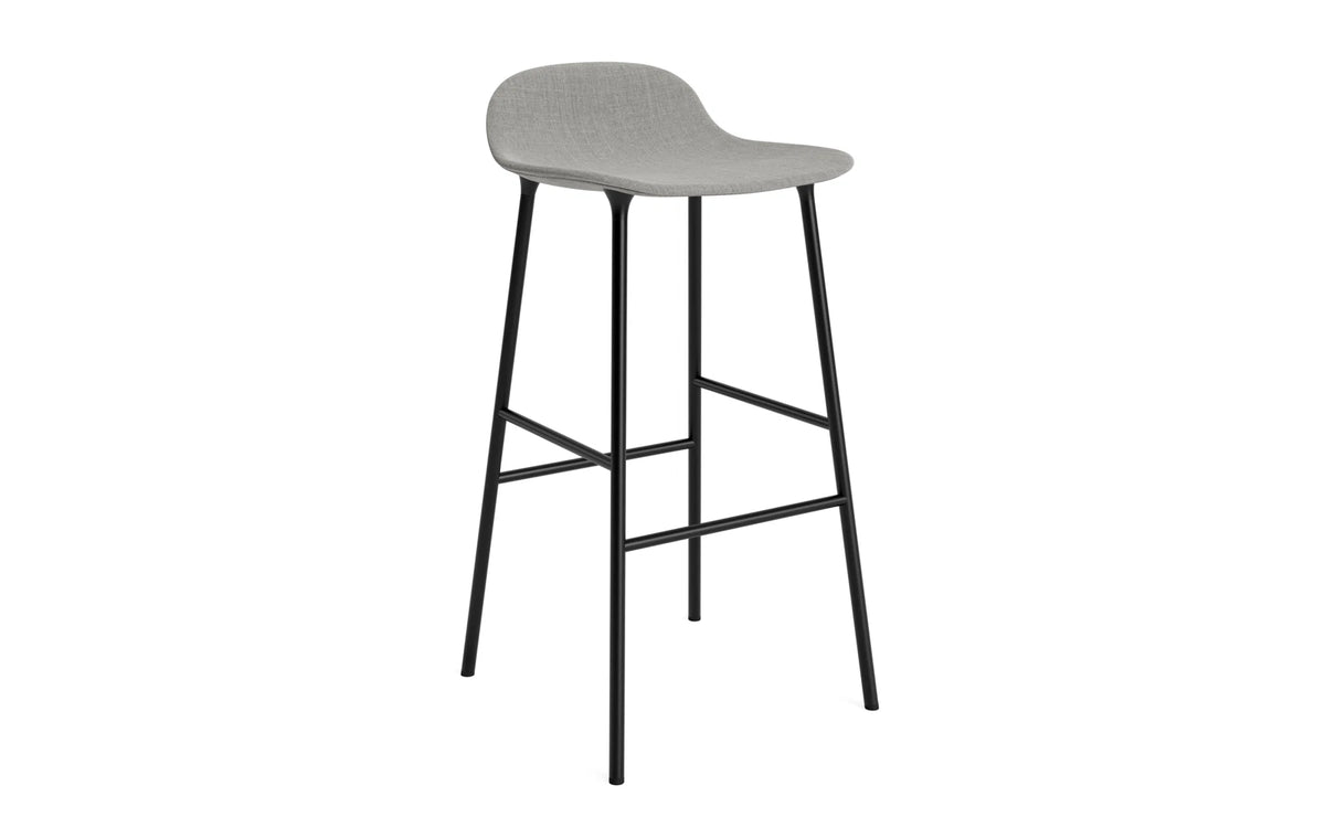 Form Barstuhl 75 cm gepolstert Stahl schwarz Remix in Remix 133 präsentiert im Onlineshop von KAQTU Design AG. Barstuhl ist von Normann Copenhagen