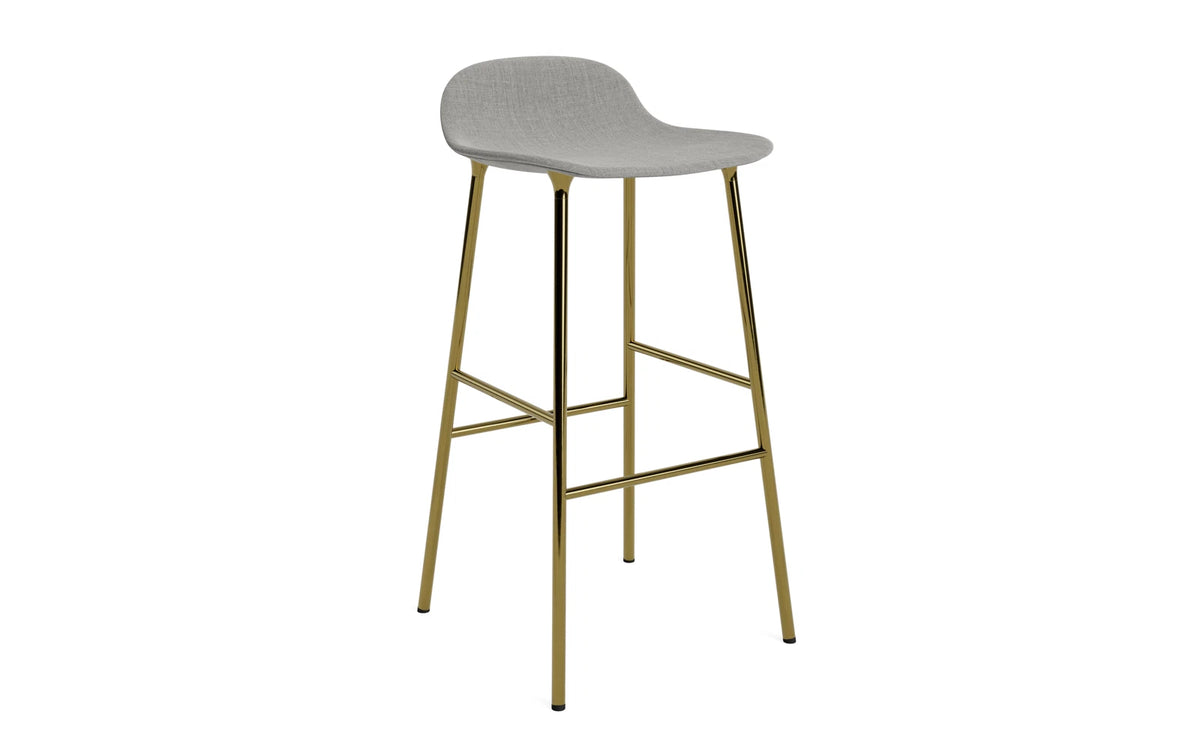 Form Barstuhl 75 cm gepolstert Messing Remix in Remix 133 präsentiert im Onlineshop von KAQTU Design AG. Barstuhl ist von Normann Copenhagen