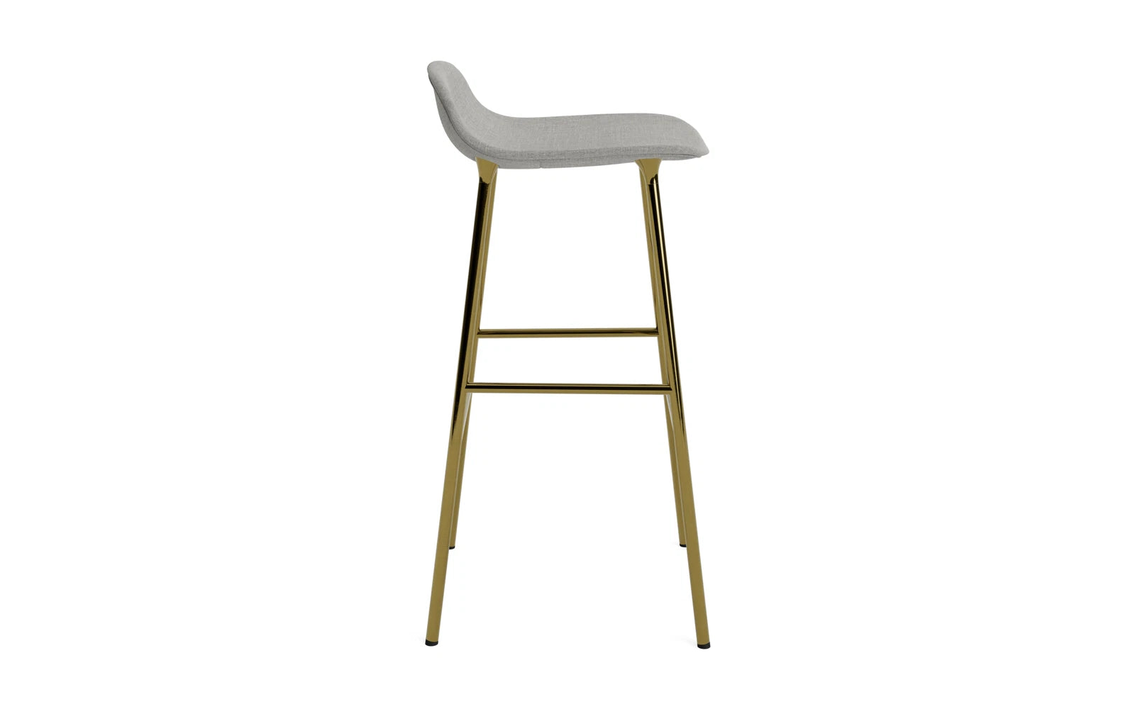 Erleben Sie den Form Barstuhl 75 cm gepolstert Messing Remix von Normann Copenhagen – ein elegantes Designstück, das höchsten Sitzkomfort und stilvolle Akzente vereint.