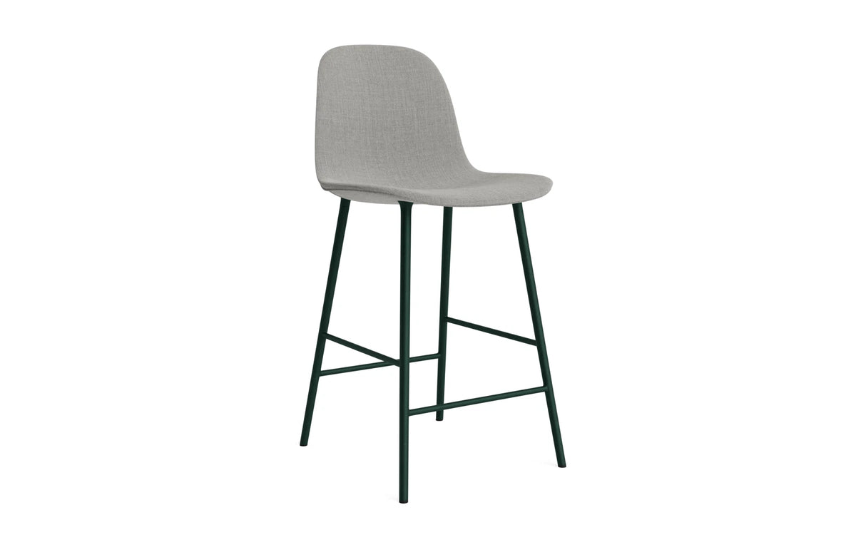 Form Barstuhl 65 cm gepolstert Grün Stahl Remix in Remix 133 präsentiert im Onlineshop von KAQTU Design AG. Barstuhl ist von Normann Copenhagen