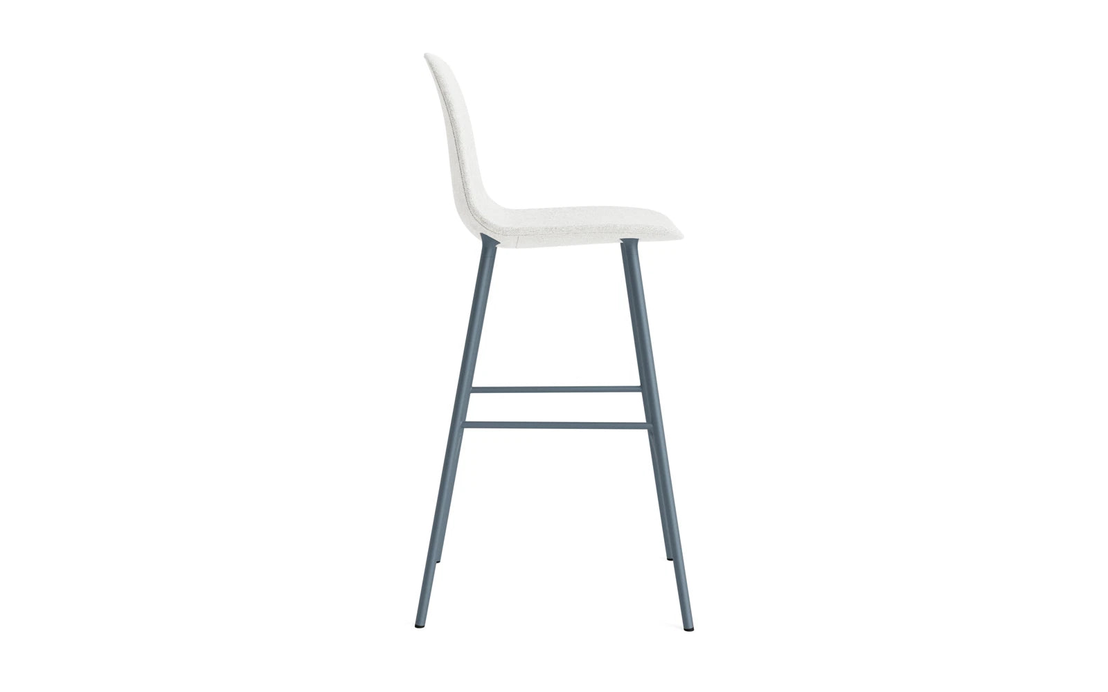 Form Barstuhl 75 cm gepolstert  Blau Stahl Hallingdal in Hallingdal 110 präsentiert im Onlineshop von KAQTU Design AG. Barstuhl ist von Normann Copenhagen