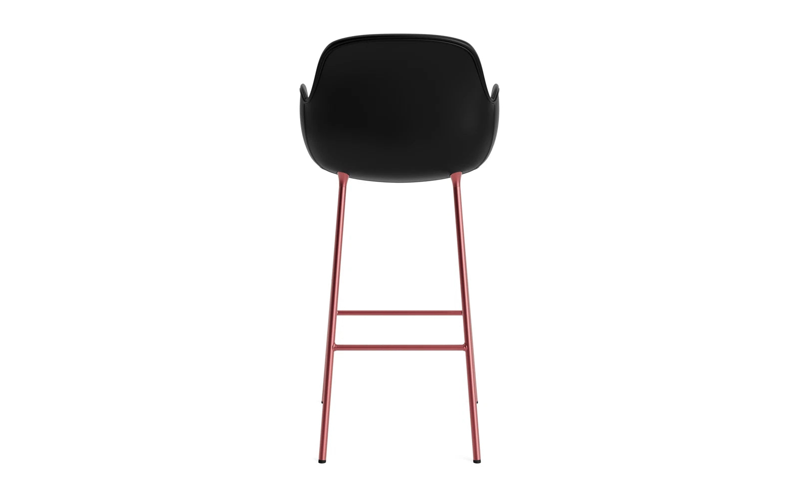 Entdecken Sie den eleganten Form Barstuhl mit Armlehne von Normann Copenhagen. Mit 75 cm Sitzhöhe, hochwertigem roten Ultra Leder und robustem Stahlgestell vereint er Stil und Komfort.