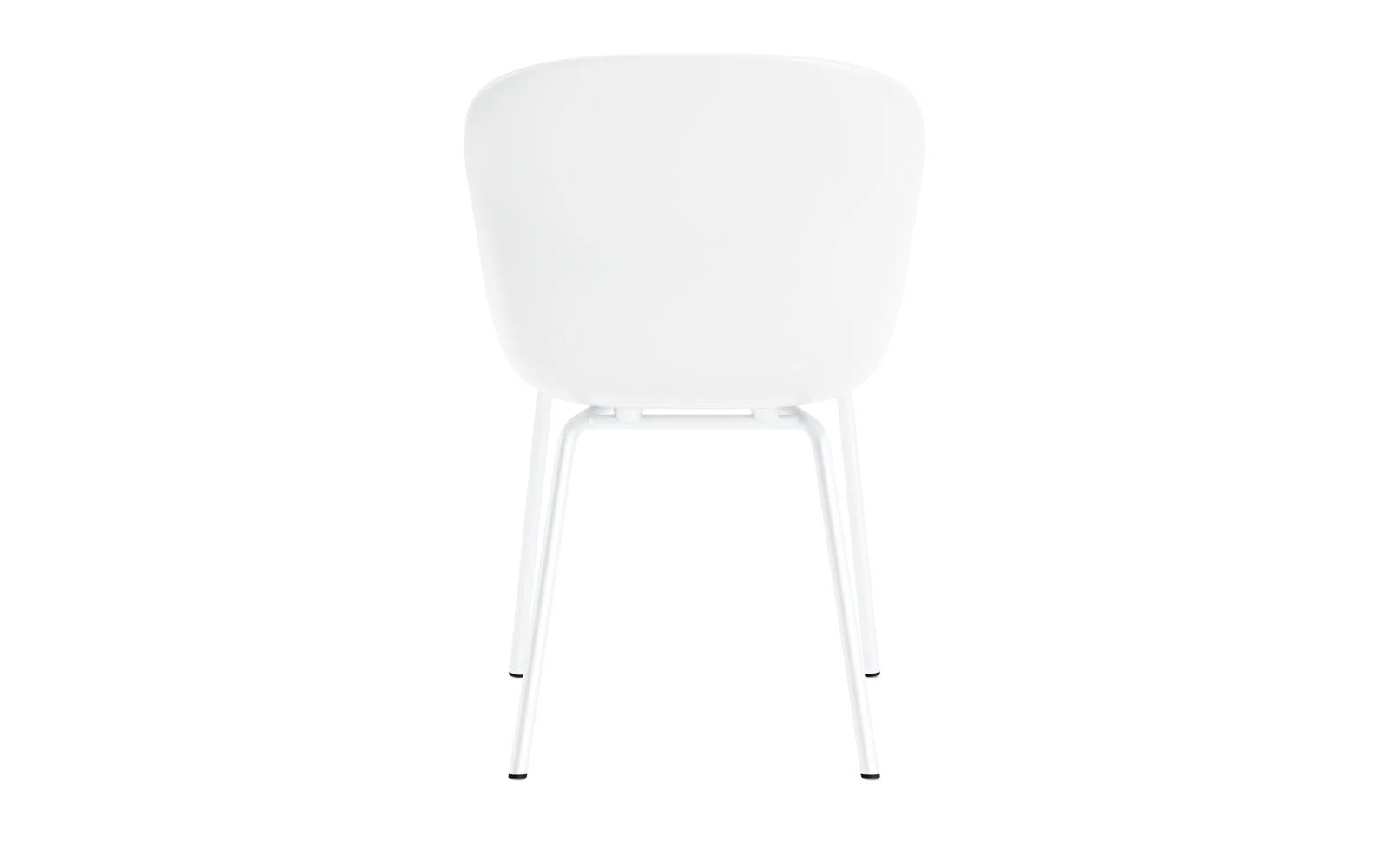 Der Hyg Stuhl in Weiß von Normann Copenhagen vereint Hygge-Gemütlichkeit mit sanften Linien und vielseitigen Polsteroptionen.