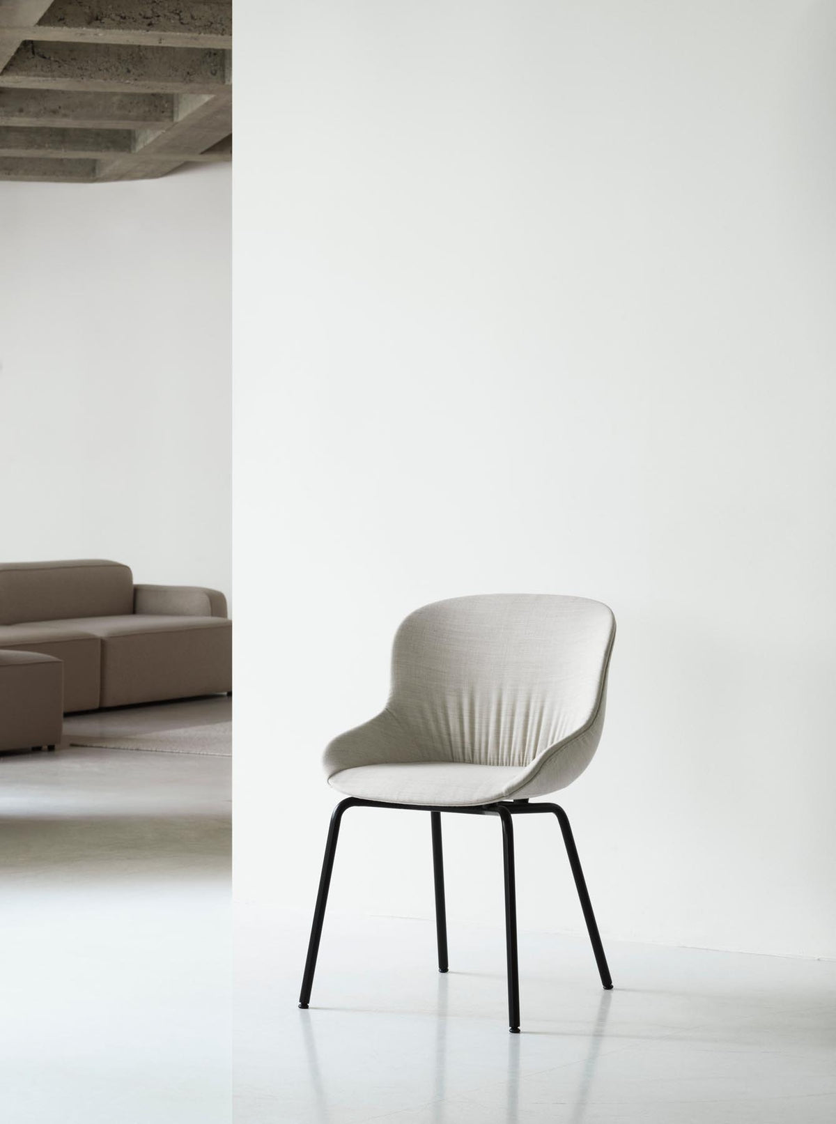 Hyg Comfort Stuhl Vollpolster Grau stahl Hallingdal in Hallingdal 110 präsentiert im Onlineshop von KAQTU Design AG. Stuhl ist von Normann Copenhagen