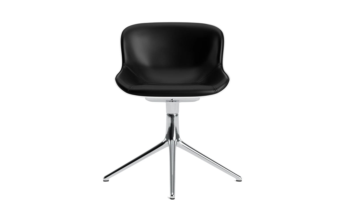 Hyg Drehstuhl gepolstert Weiss/Ultra Leder in Ultra 41599 präsentiert im Onlineshop von KAQTU Design AG. Dreh-Schalenstuhl ist von Normann Copenhagen