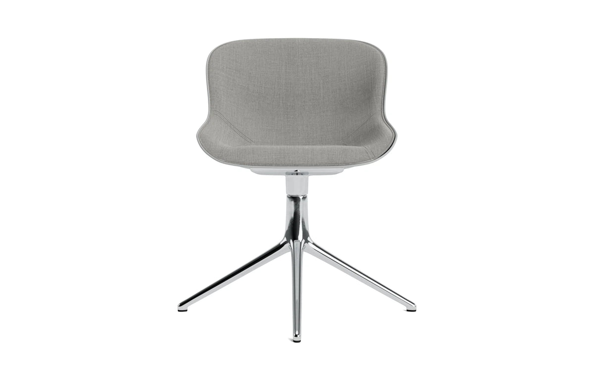 Hyg Drehstuhl 4B gepolstert Alu Grau/Remix in Remix 133 präsentiert im Onlineshop von KAQTU Design AG. Drehstuhl ist von Normann Copenhagen