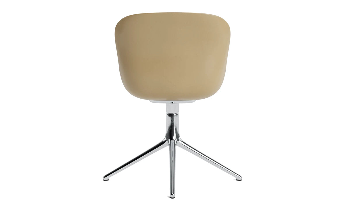 Hyg Drehstuhl 4B gepolstert Alu Sand/Remix in Remix 133 präsentiert im Onlineshop von KAQTU Design AG. Drehstuhl ist von Normann Copenhagen