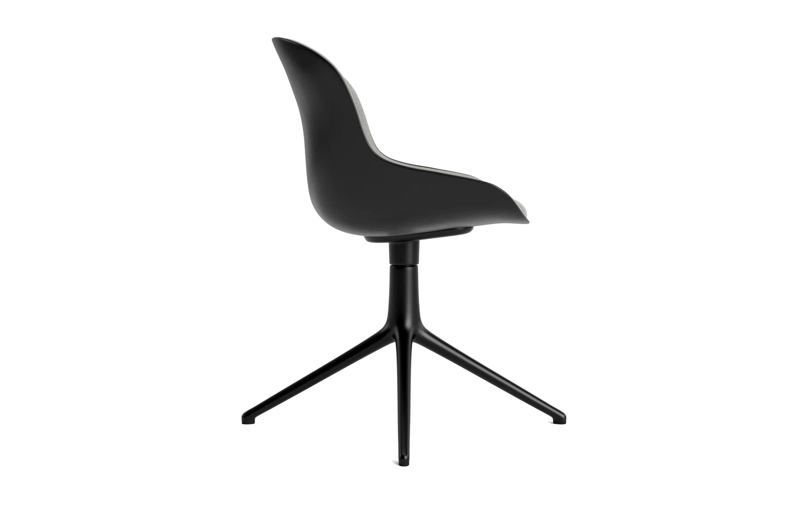 Der Hyg Drehsessel von Normann Copenhagen vereint Hygge-Gemütlichkeit mit elegantem Design. Wählen Sie aus hochwertigen Stoffen und Leder.
