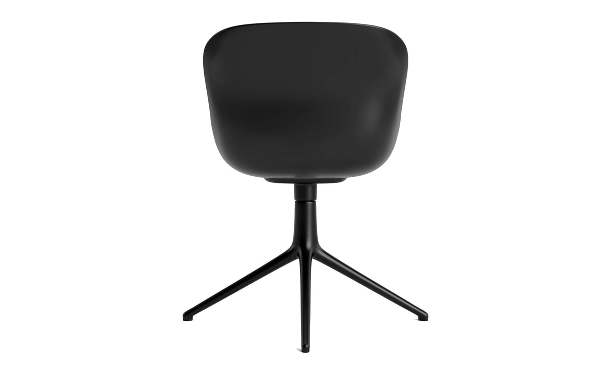 Hyg Drehstuhl gepolstert Schwartz/Remix in Remix 133 präsentiert im Onlineshop von KAQTU Design AG. Dreh-Schalenstuhl ist von Normann Copenhagen