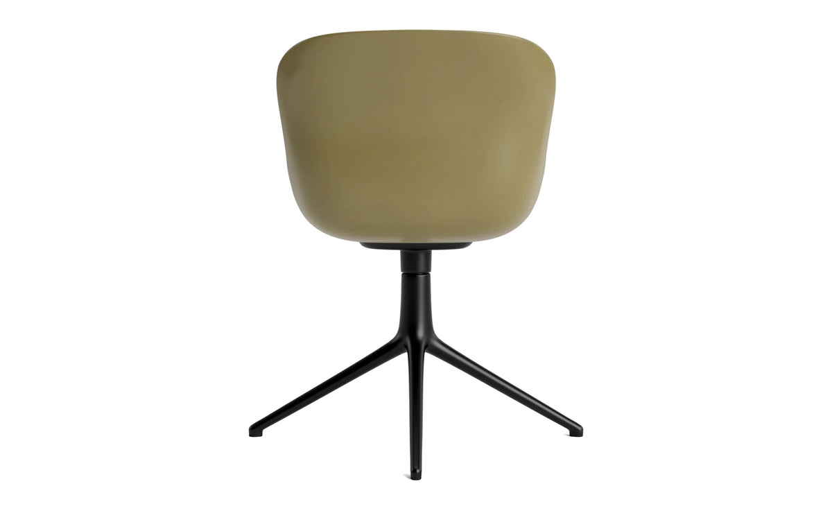Hyg Drehstuhl 4B gepolstert Schwartz Alu Olive/Ultra in Ultra 41599 präsentiert im Onlineshop von KAQTU Design AG. Drehstuhl ist von Normann Copenhagen