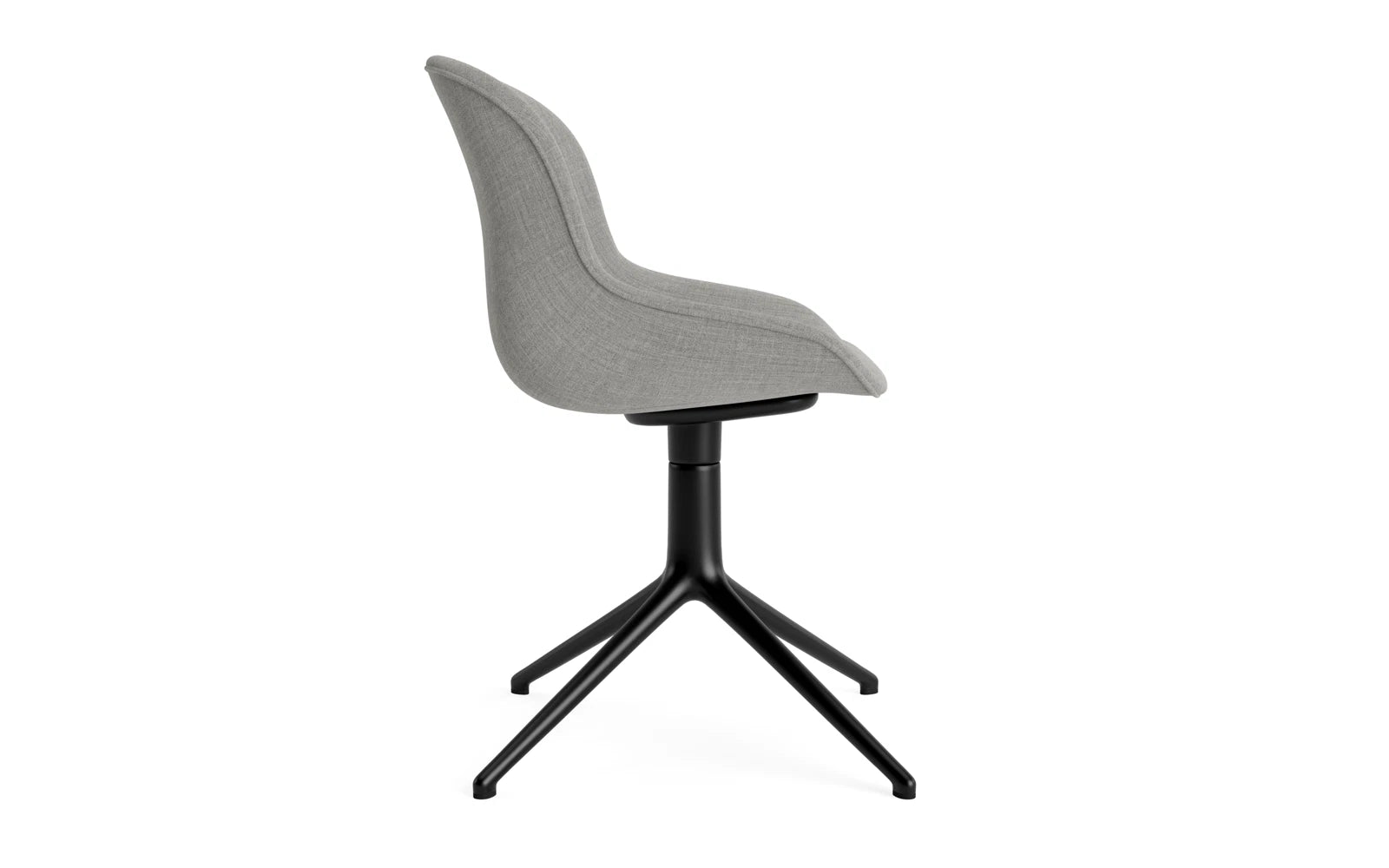 Hyg Comfort Drehstuhl 4B gepolstert Schwarz Alu Remix in Remix 133 präsentiert im Onlineshop von KAQTU Design AG. Drehstuhl ist von Normann Copenhagen
