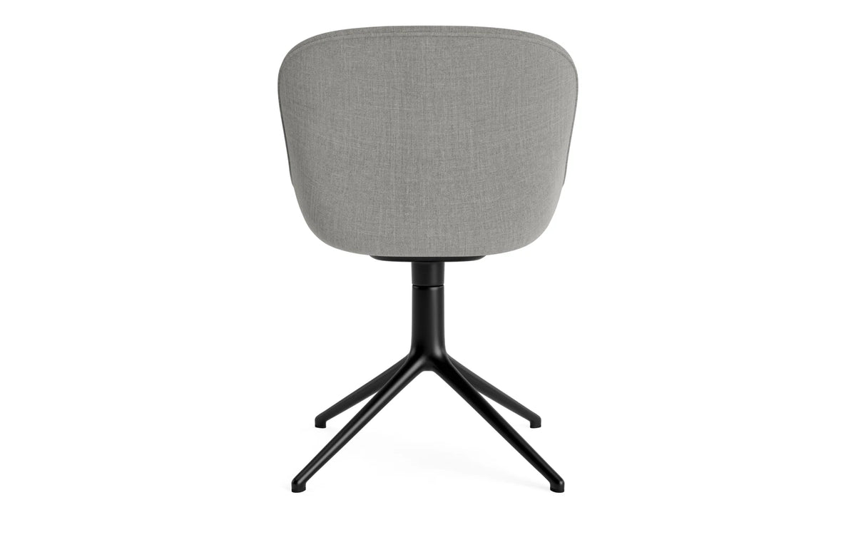 Hyg Comfort Drehstuhl 4B gepolstert Schwarz Alu Remix in Remix 133 präsentiert im Onlineshop von KAQTU Design AG. Drehstuhl ist von Normann Copenhagen